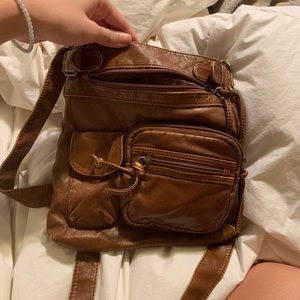 Brown crossbody / shoulder bag